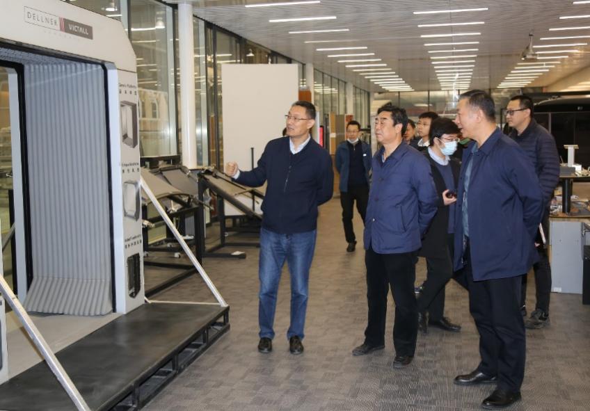 城阳区人大常委会副主任李兆宝一行莅临威奥股份视察指导安全生产工作(图1) 城阳区人大常委会副主任李兆宝一行莅临威奥股份视察指导安全生产工作(图1)